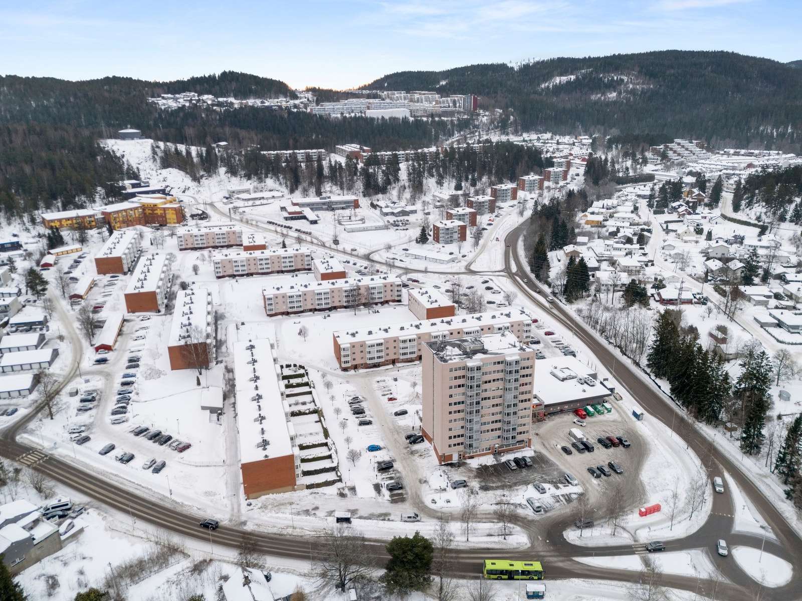 Leiligheten er beliggende i et sentralt, attraktivt og barnevennlig område. Galleribilde