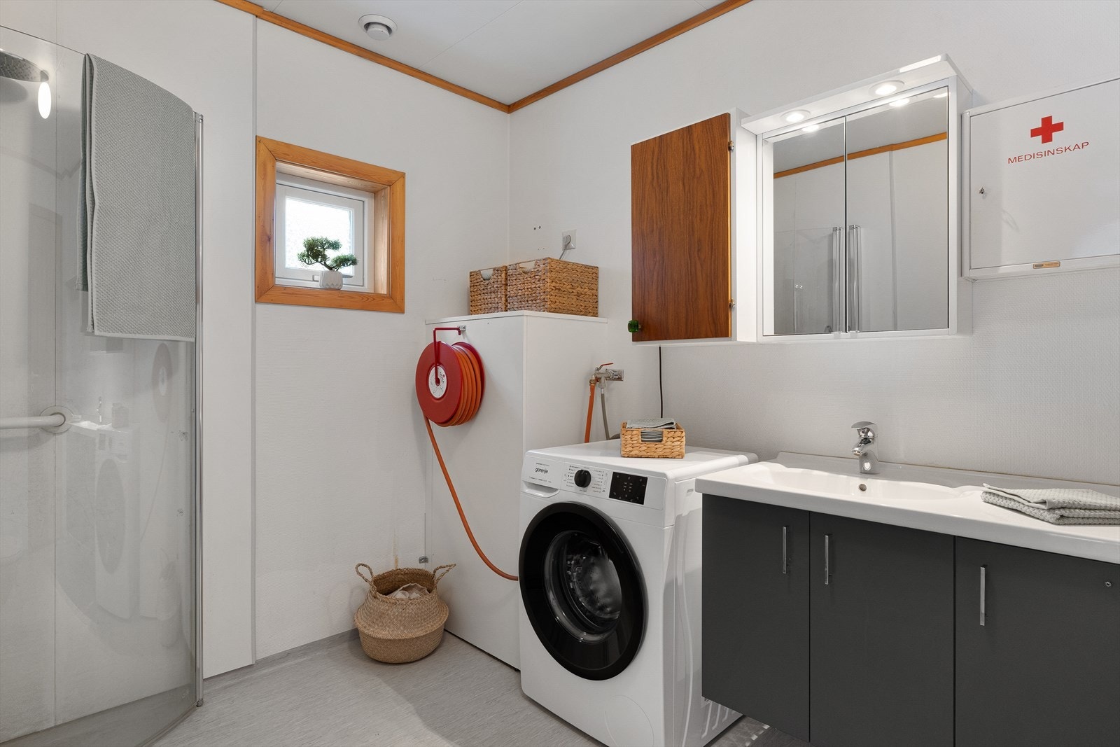 Det er varmekabler i gulvet på badet. Galleribilde