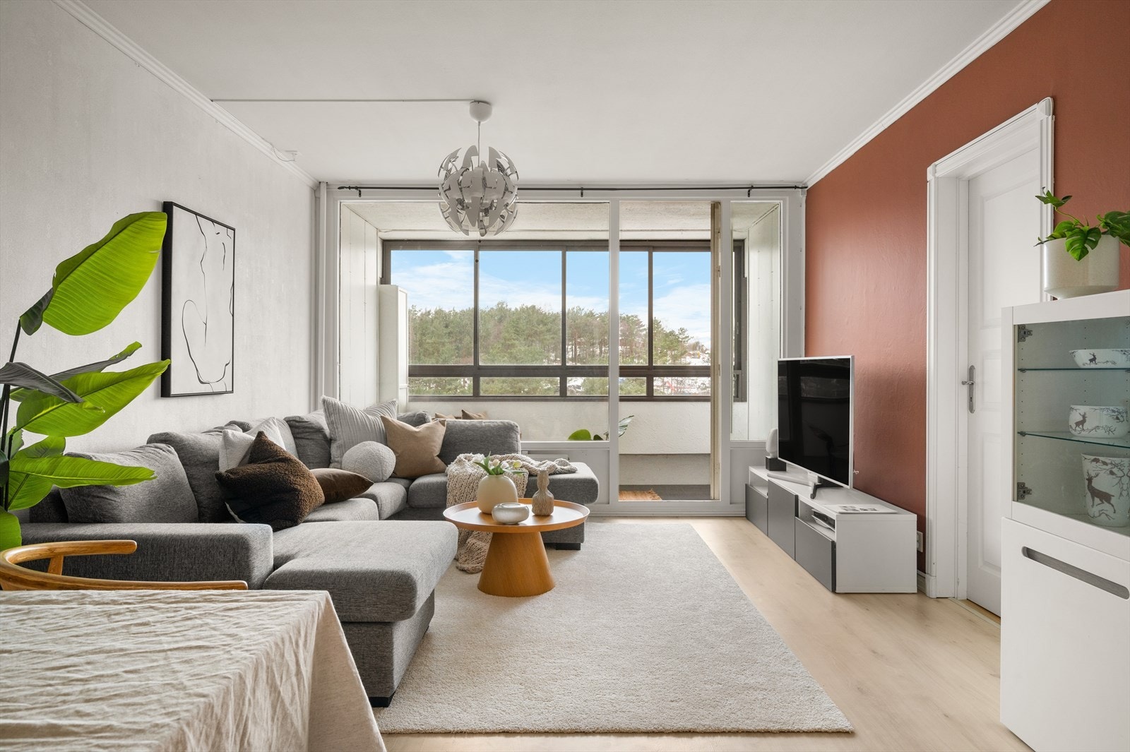 Aktiv Eiendomsmegling v/Lars Waage har den store gleden av å presentere Loddefjorveien 14. Galleribilde