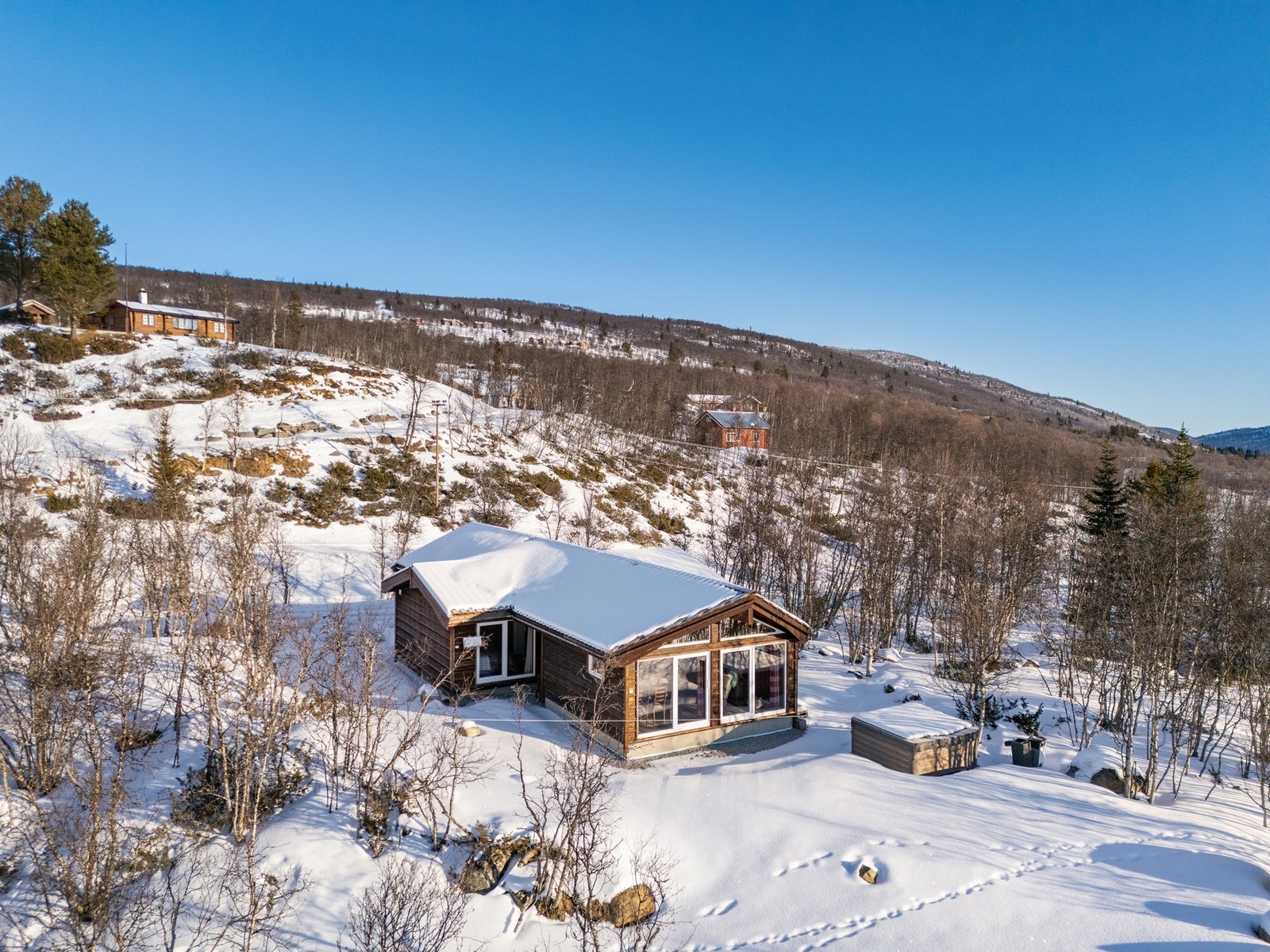 Solrik perle, beliggende i Øyovegen - på vei opp mot Budalen. Galleribilde