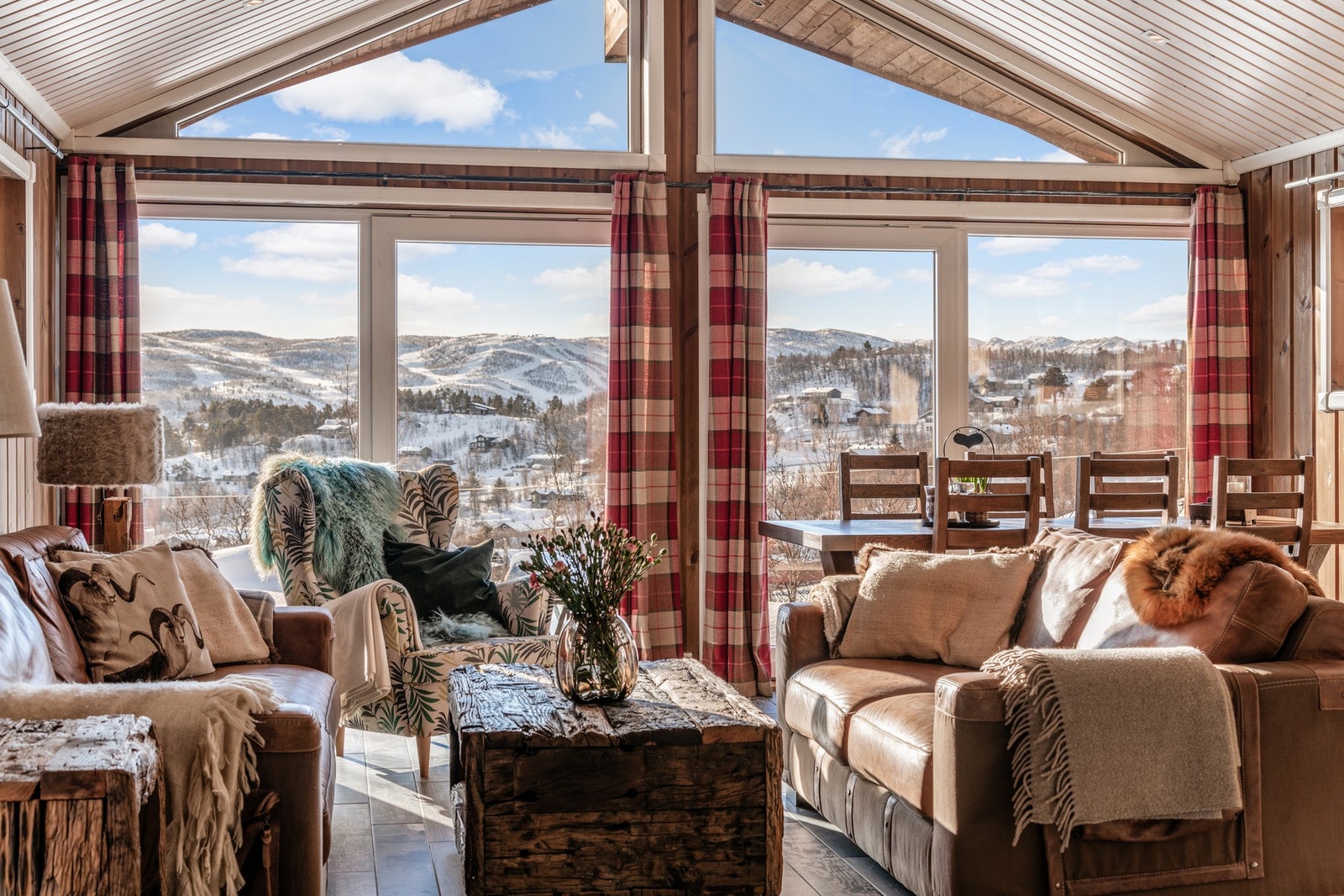 Fra stuen har man flott utsikt mot Vestlia Galleribilde