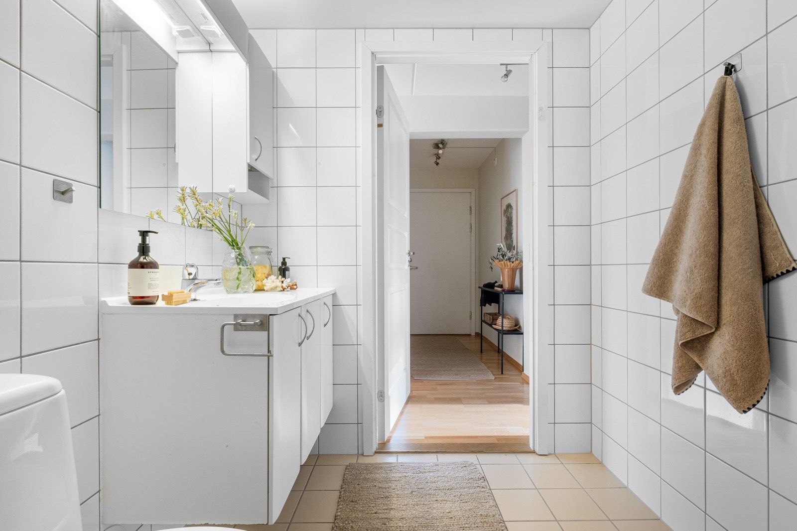 Gulvvarme gir god varme i rommet og et behagelig gulv å trå på. Galleribilde