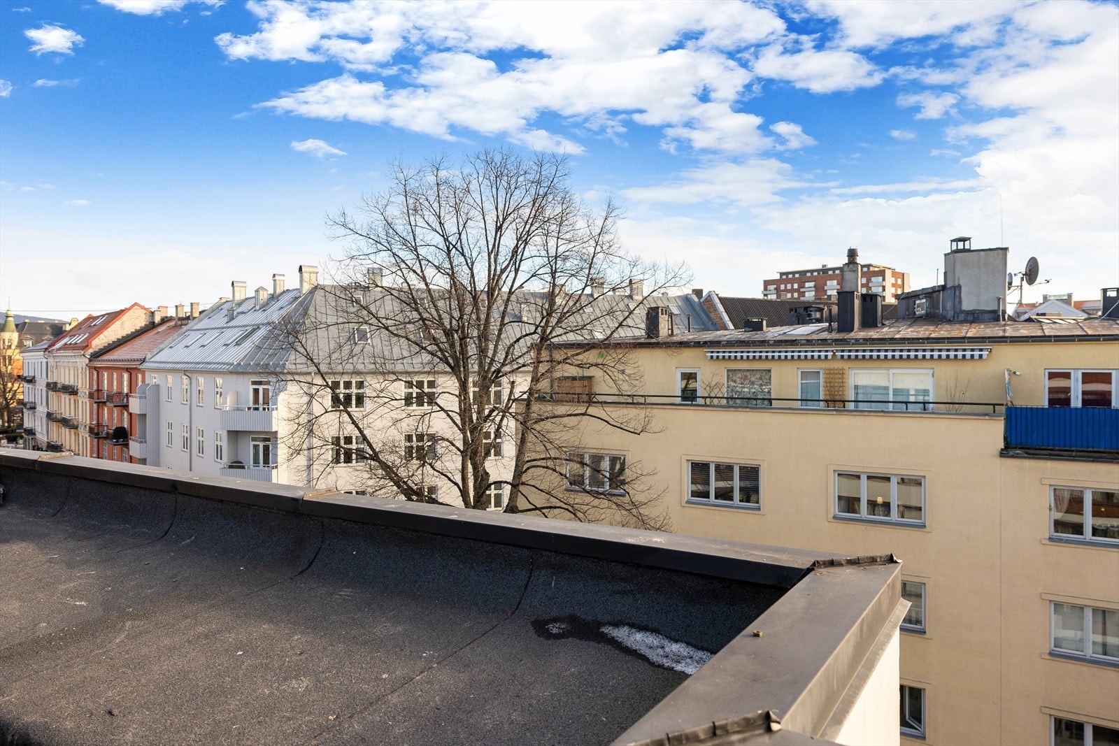 Det er flere av naboene som har etablert takterrasse. Galleribilde