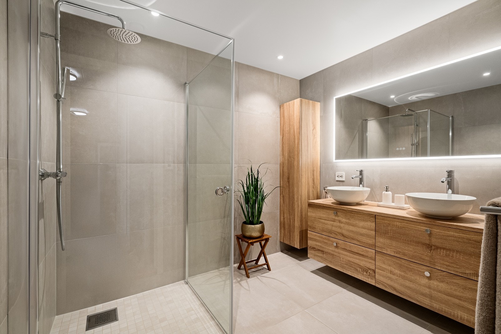 Svært pent, flislagt baderom, oppgradert i 2023. Galleribilde