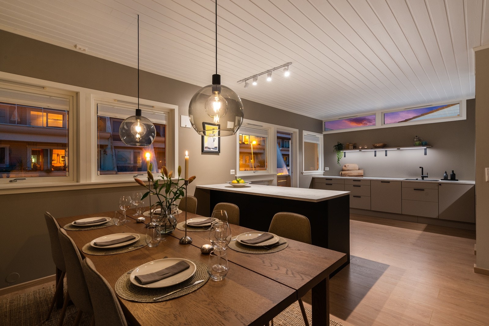 Kveldsbilde | Stue- og kjøkken Galleribilde