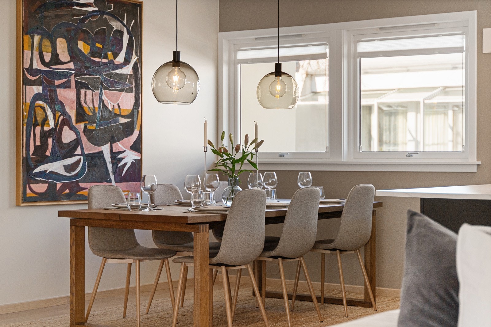 God plass til spisegruppe. Galleribilde