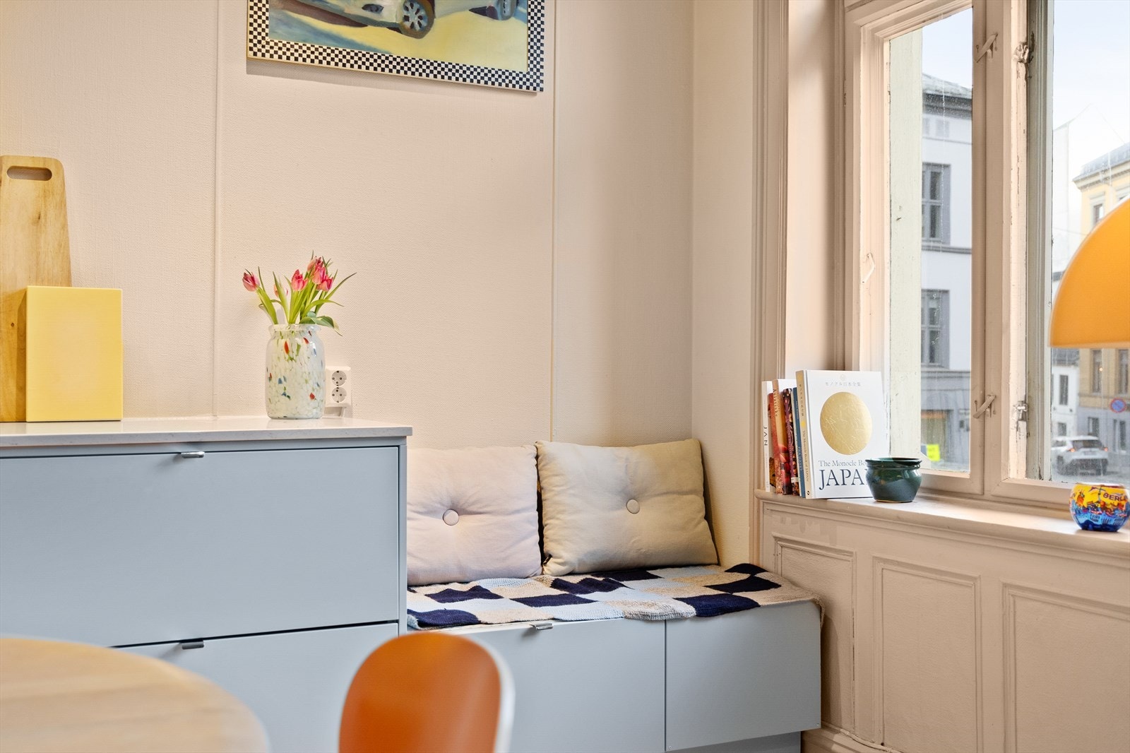 Koselig sitteplass ved kjøkkenvinduet. Galleribilde