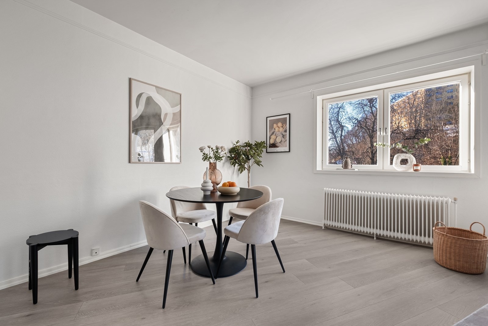 Plass til spisebord. Galleribilde