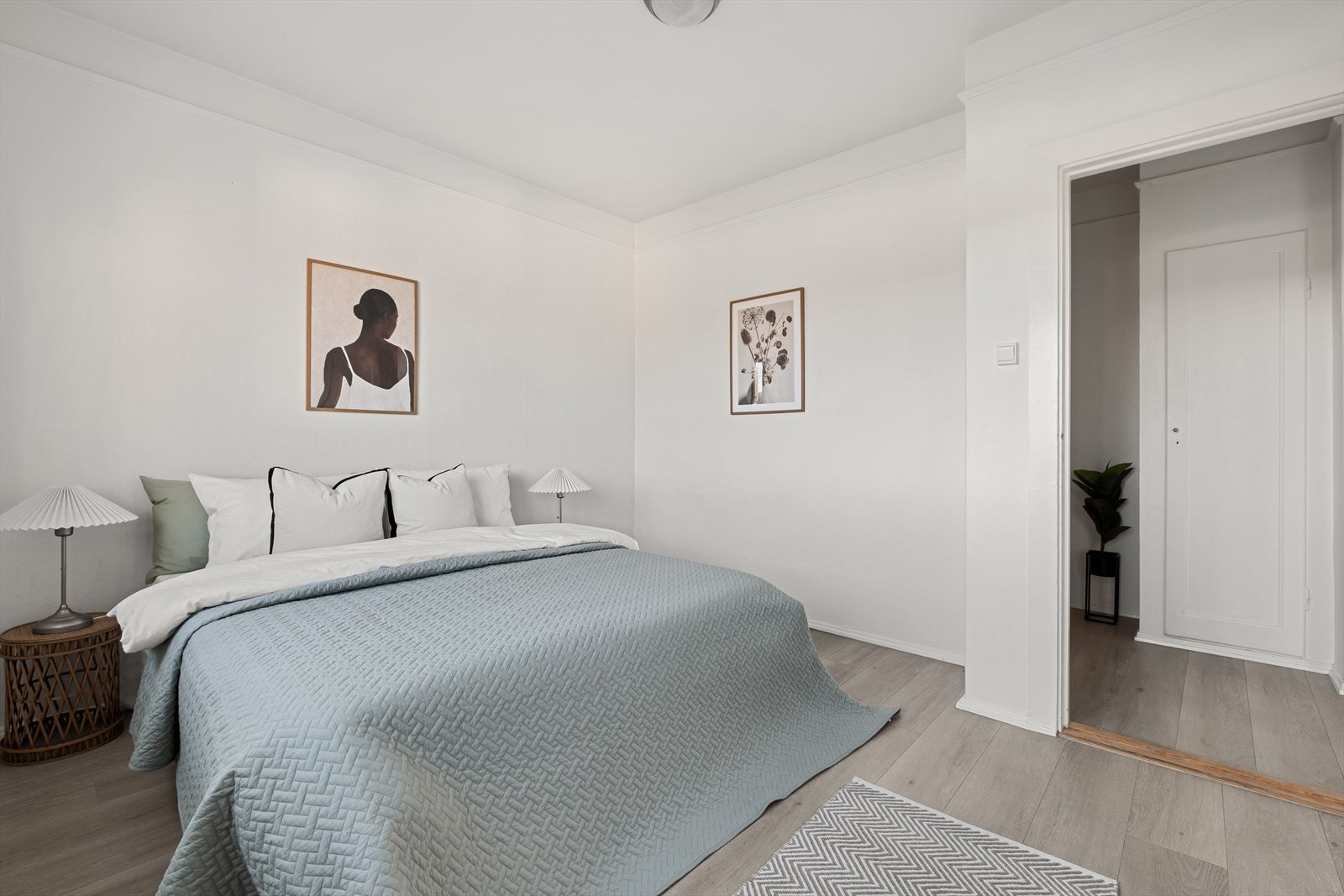 Plass til garderobeskap i rommet. Galleribilde