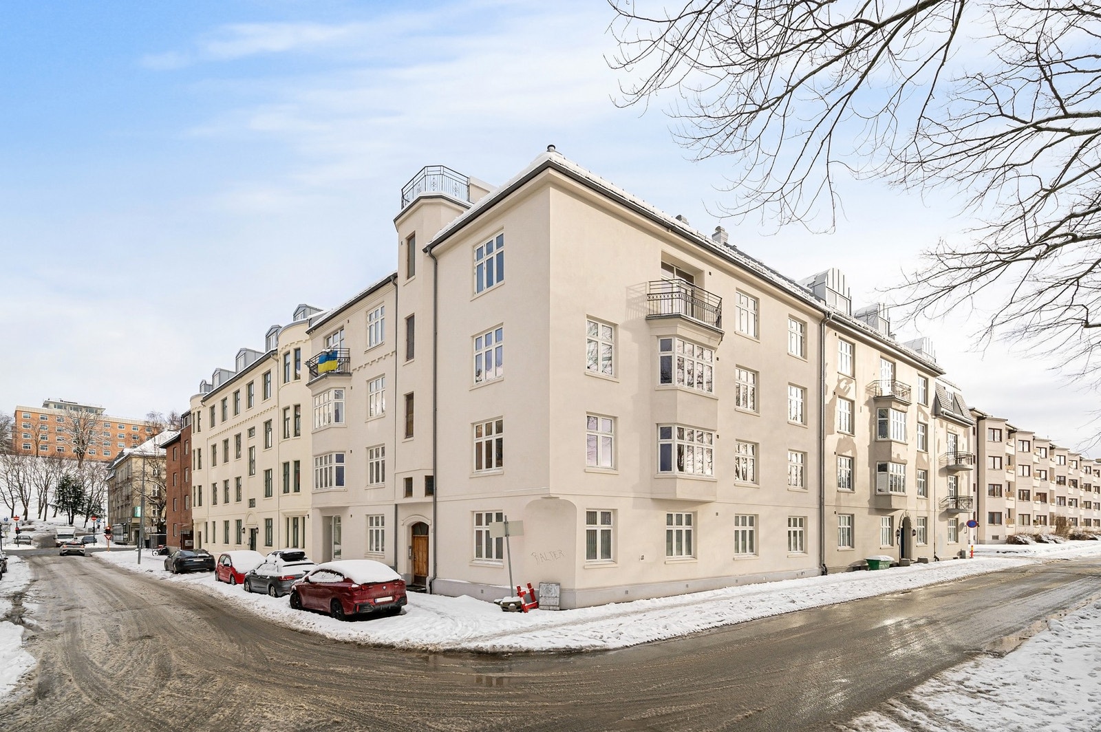 Leiligheten ligger i en flott klassisk mugård på Elgeseter med kort avstand til både NTNU og St.Olavs. Galleribilde