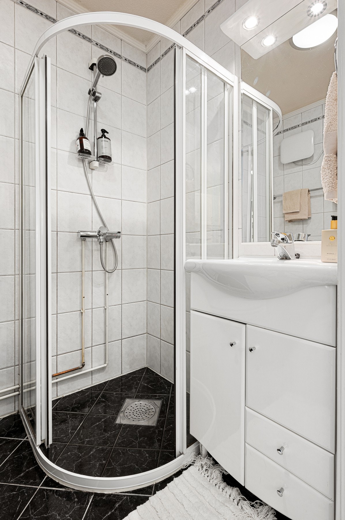 Detaljbilde av baderom. Galleribilde