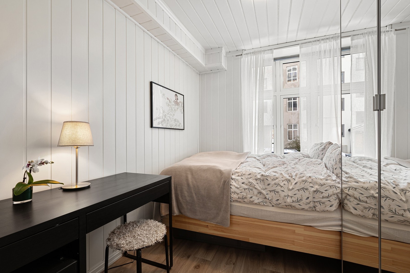 Her får du plass til seng samt øvrig møblement. Galleribilde