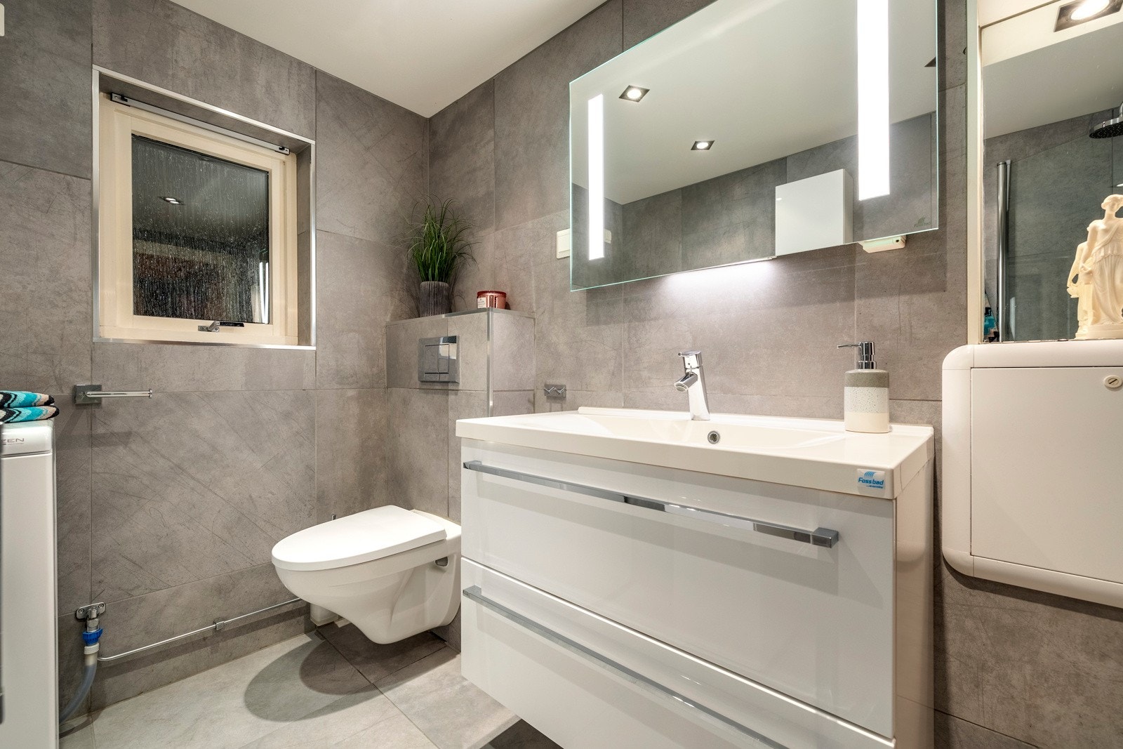 Flislagt bad/wc med varmekabler rehabilitert i 2015 - Dokumenstasjon foreligger Galleribilde