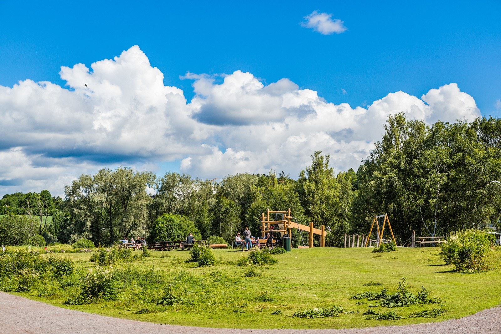 Østensjøvannet med opparbeidet gangvei og friområder Galleribilde