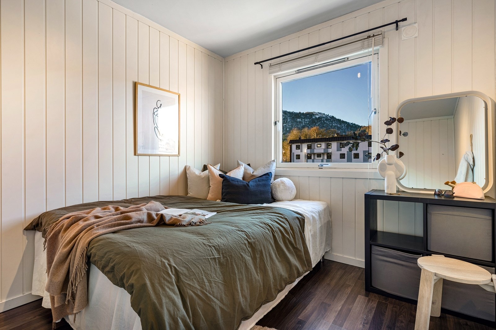 Soverom 2 er på ca. 8,5 m². Galleribilde