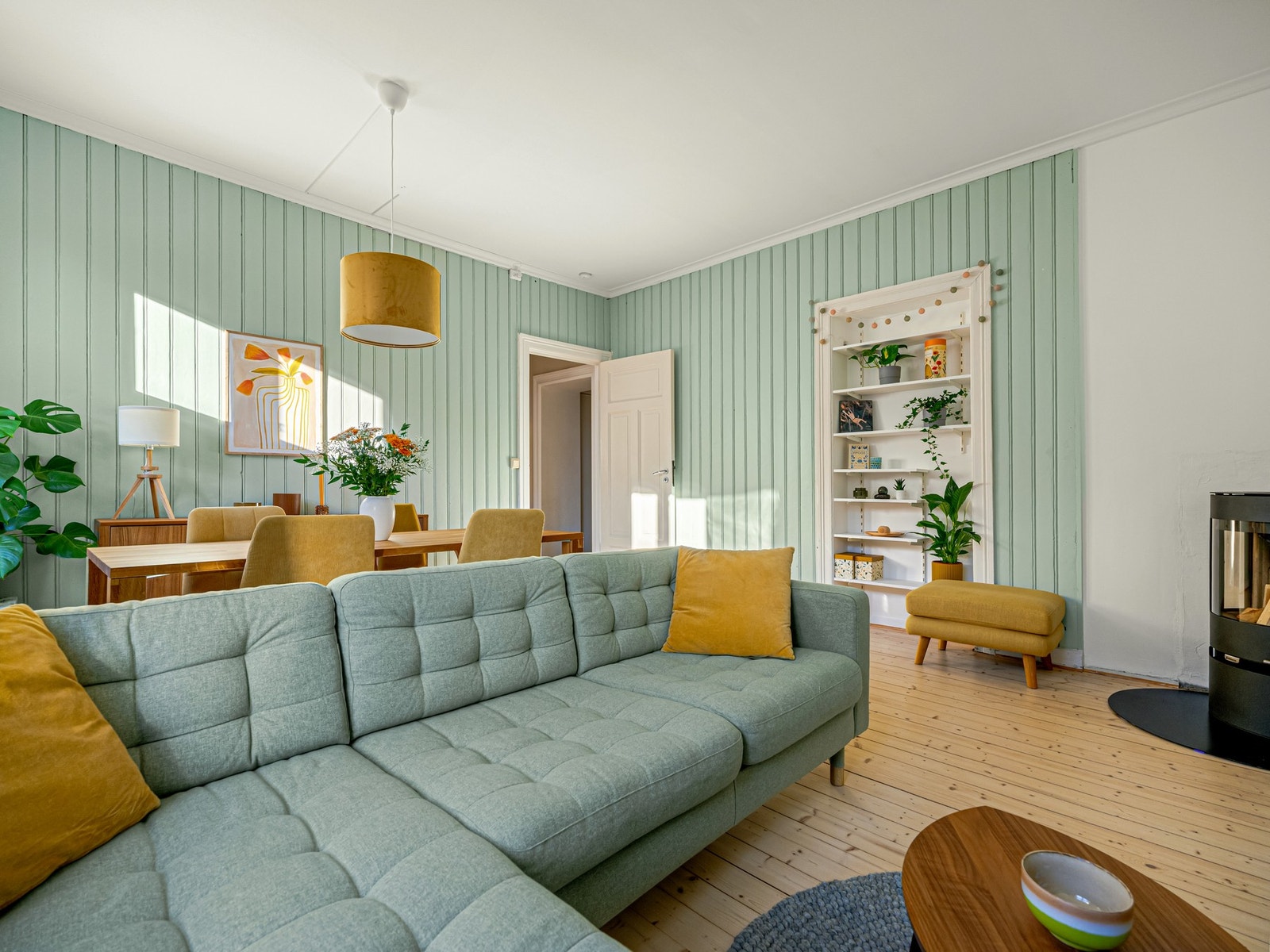 .. stor sofagruppe! Det er og greit å vite at internett er inkludert i de månedlige felleskostnadene. Galleribilde