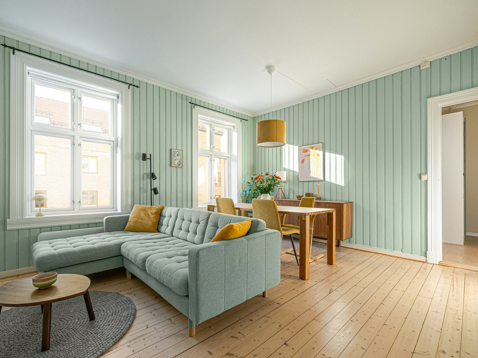 Velkommen til Kongsberggata 14 og denne sjarmerende og gjennomgående 3-roms leiligheten! Galleribilde