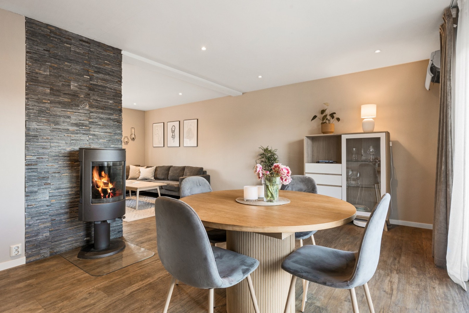 Spiseplassen får sin naturlige plass i direkte tilknytning til kjøkkenet Galleribilde