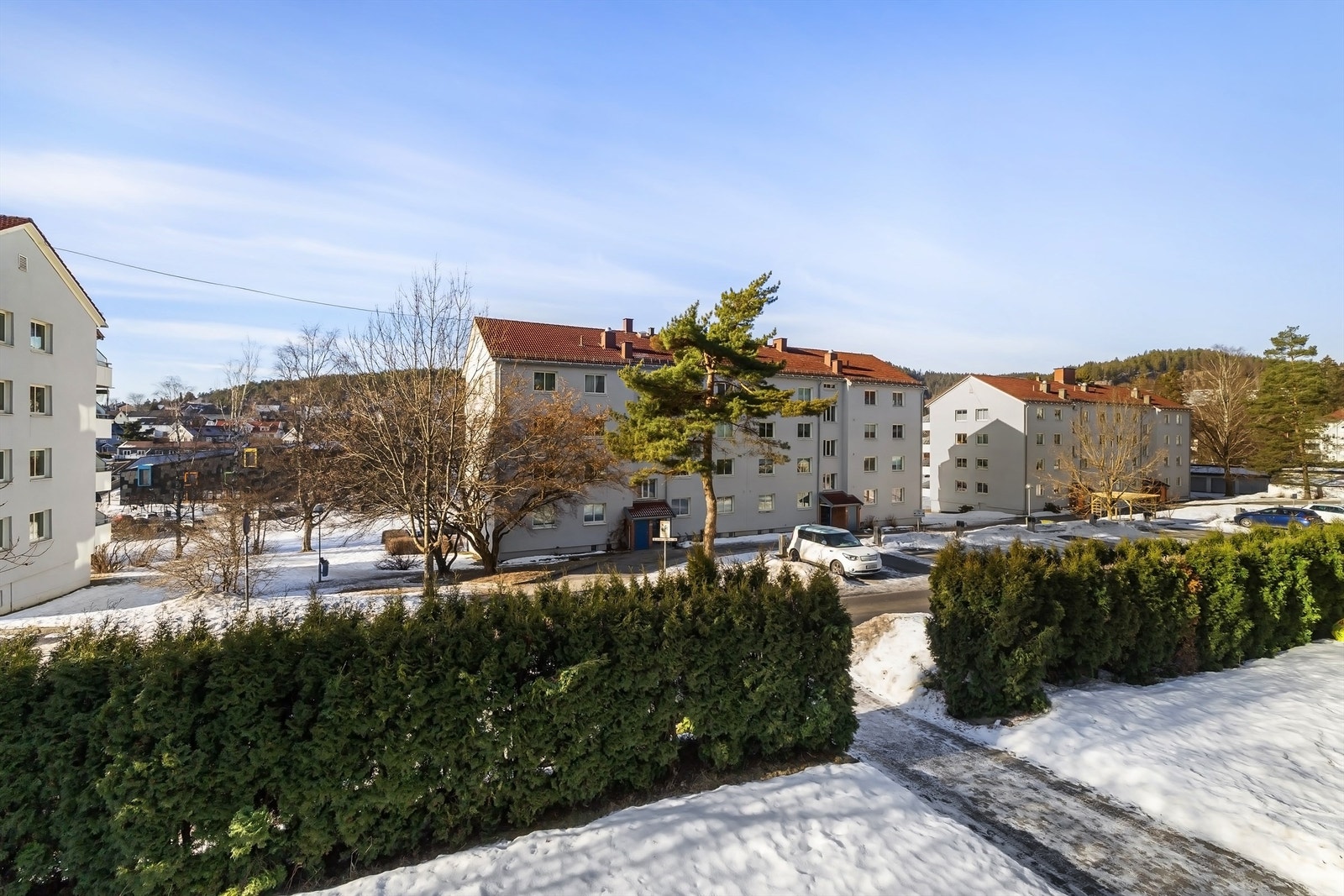 Borettslagets har en stor fellestomt, og det blir tidvis kjørt opp skiløyper på vinterstid. Galleribilde