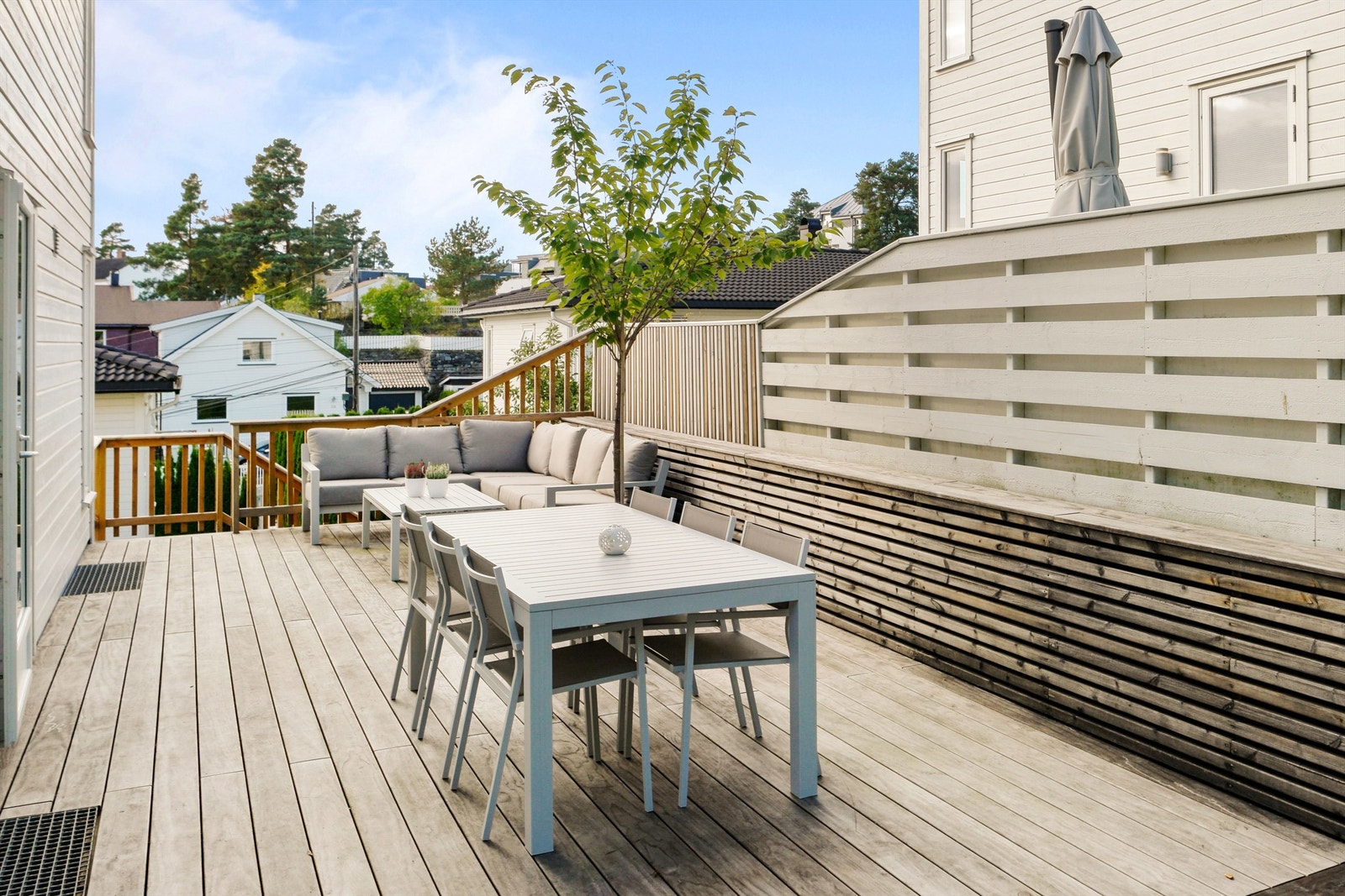 Hyggelig terrasse fra 2023 på hele 55 kvm. Galleribilde