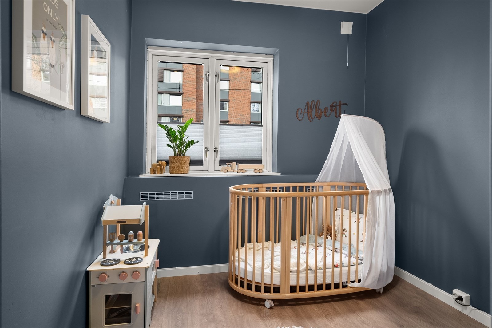 Soverom 2 egner seg perfekt som barnerom, gjesterom eller kontor. Galleribilde