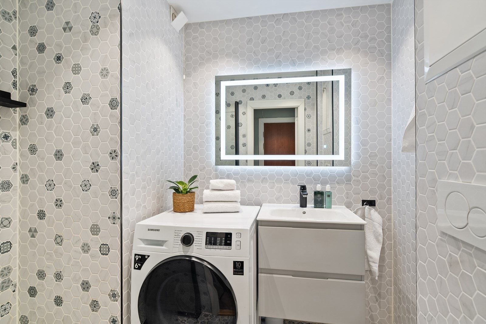 Delikat flislagt bad bygget i 2021. Galleribilde