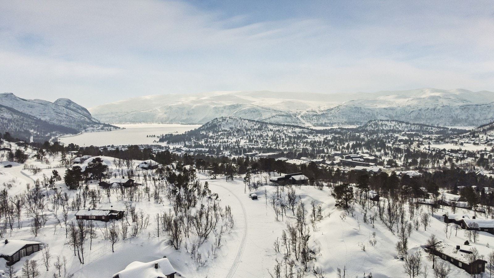Flott utsikt mot Hartevann, Otrosåsen og Enden. Galleribilde