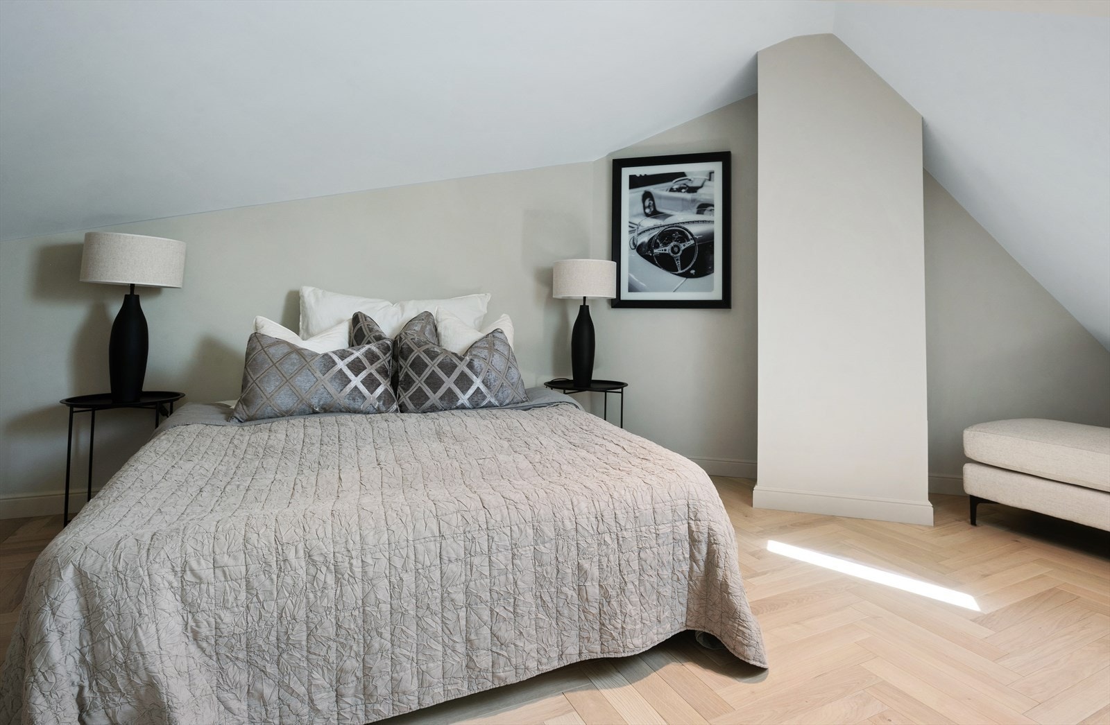 Stort kontor/gjesterom med flere bruksmuligheter. Galleribilde