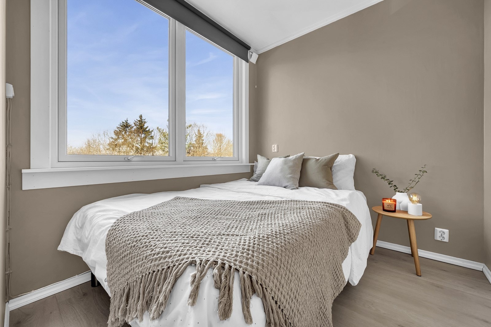 Soverom med plass til dobbeltseng. Galleribilde
