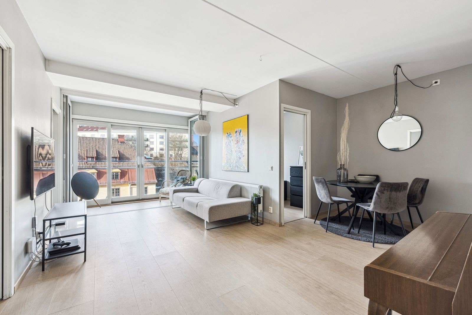 Innbydende stue med gode møbleringsmuligheter Galleribilde