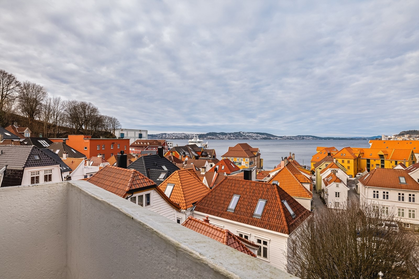- Nordvendt balkong på 1,3 m² med både utsikt og gode solforhold! - Galleribilde