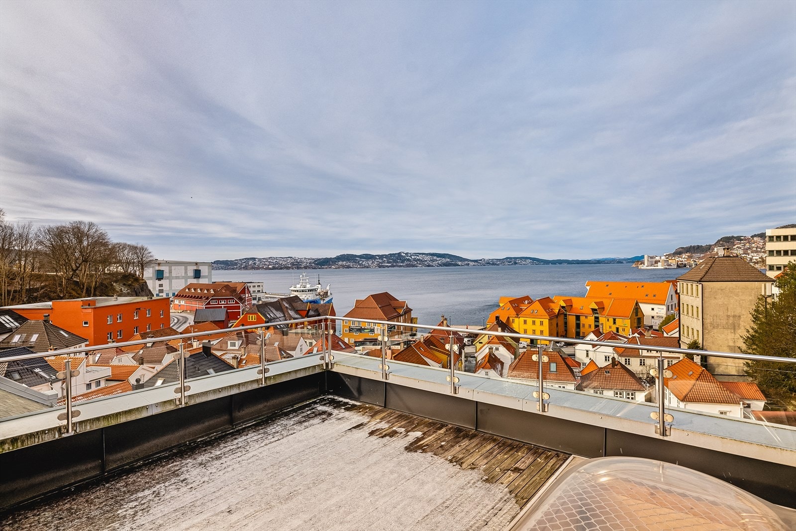 - Sameiet har en felles takterrasse som byr på sol hele dagen på sommerstid - Galleribilde