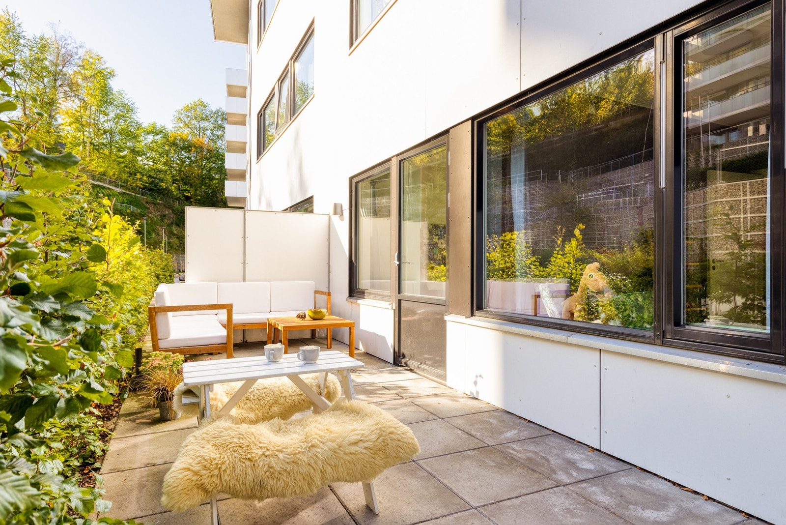 Markterrassen har sol fra morgenen til ca. 16:00 på sommerstid. Galleribilde