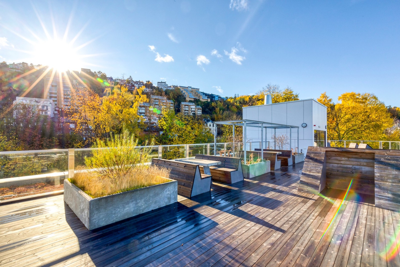 Det er adkomst til takterrassene med heis. Galleribilde