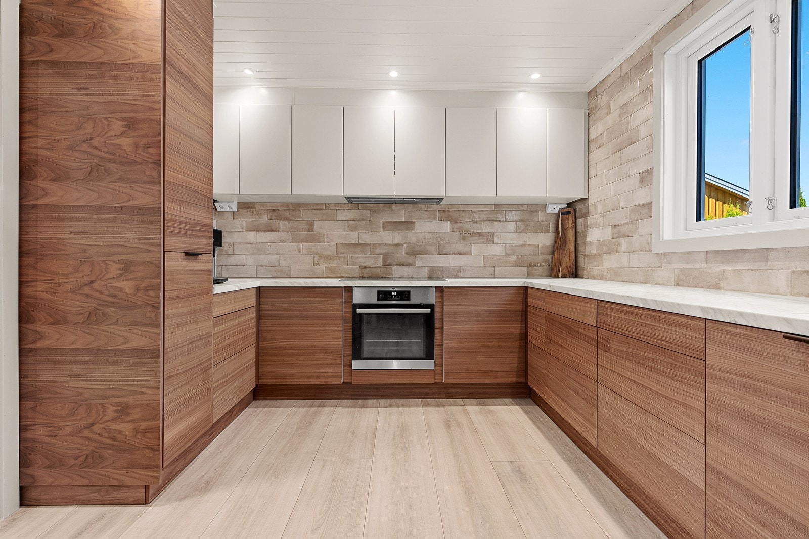 Det er satt inn en moderne kjøkkeninnredning fra Epoq Kjøkken. Galleribilde