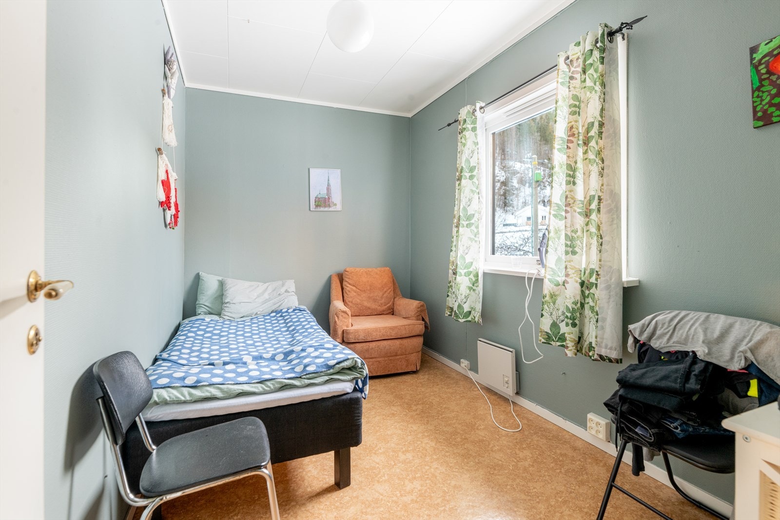 Det tredje soverommet er romslig, med fin plass til diverse soveromsmøblement. Galleribilde