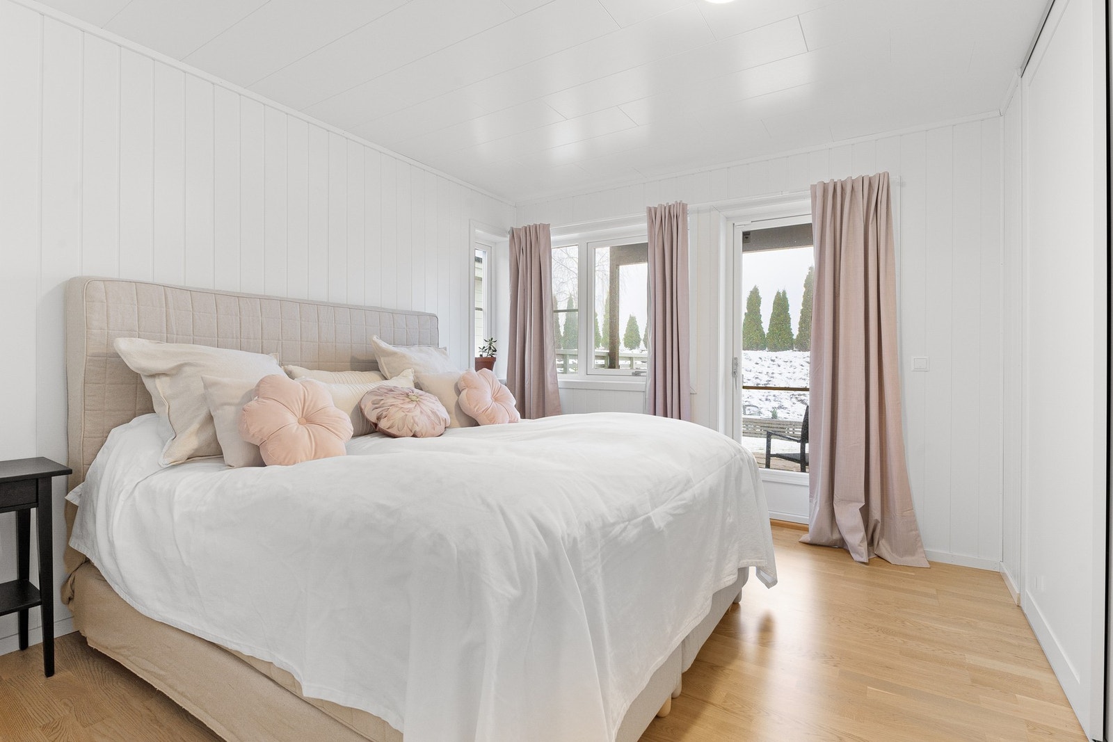 Hovedsoverommet er på ca. 12,4 kvm. Galleribilde