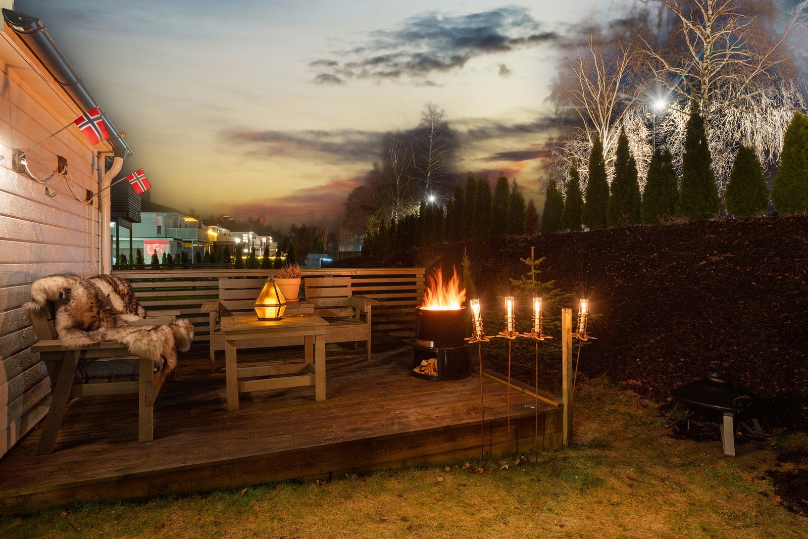 Pent opparbeidet uteområde som er perfekt for sosiale sammenkomster. Galleribilde