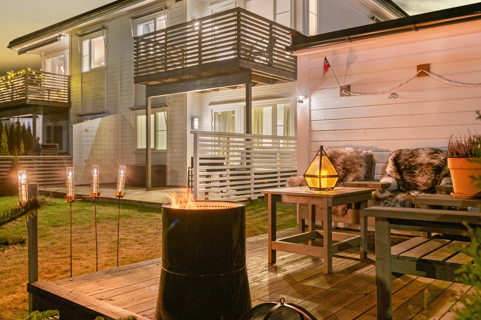 Pen vertikaldelt tomannsbolig på ca. 115 kvm. Galleribilde