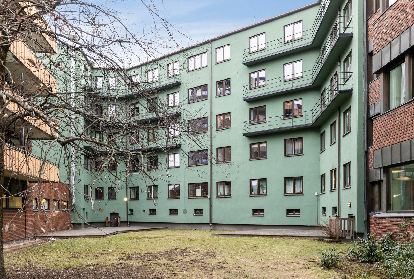 Thulagården er et veldrevet sameie, med koselig opparbeidet gårdsrom. Galleribilde