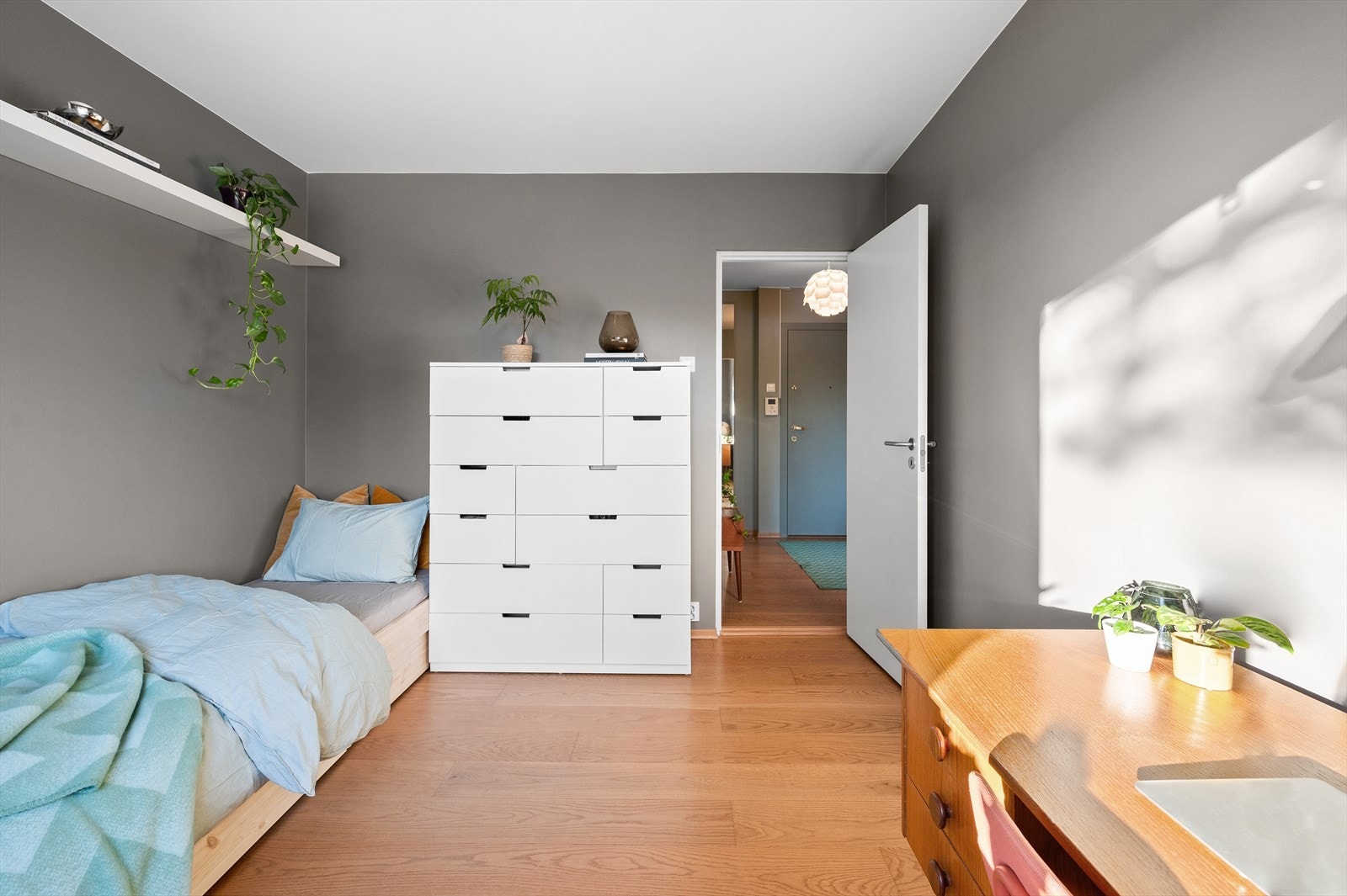 Et romslig rom med gode møbleringsmuligheter. Galleribilde