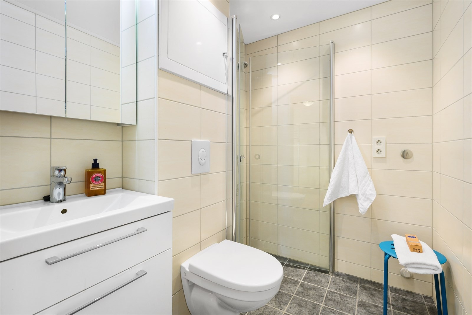 Lekkert bad pusset opp av borettslaget. Galleribilde