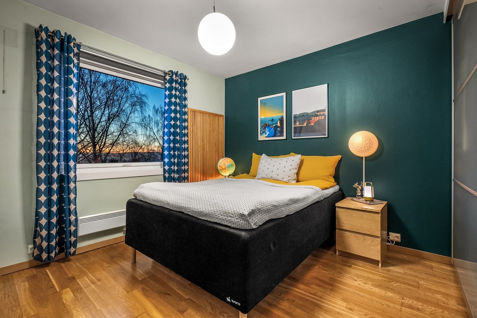 Kveldsstemning på hovedsoverom. Galleribilde