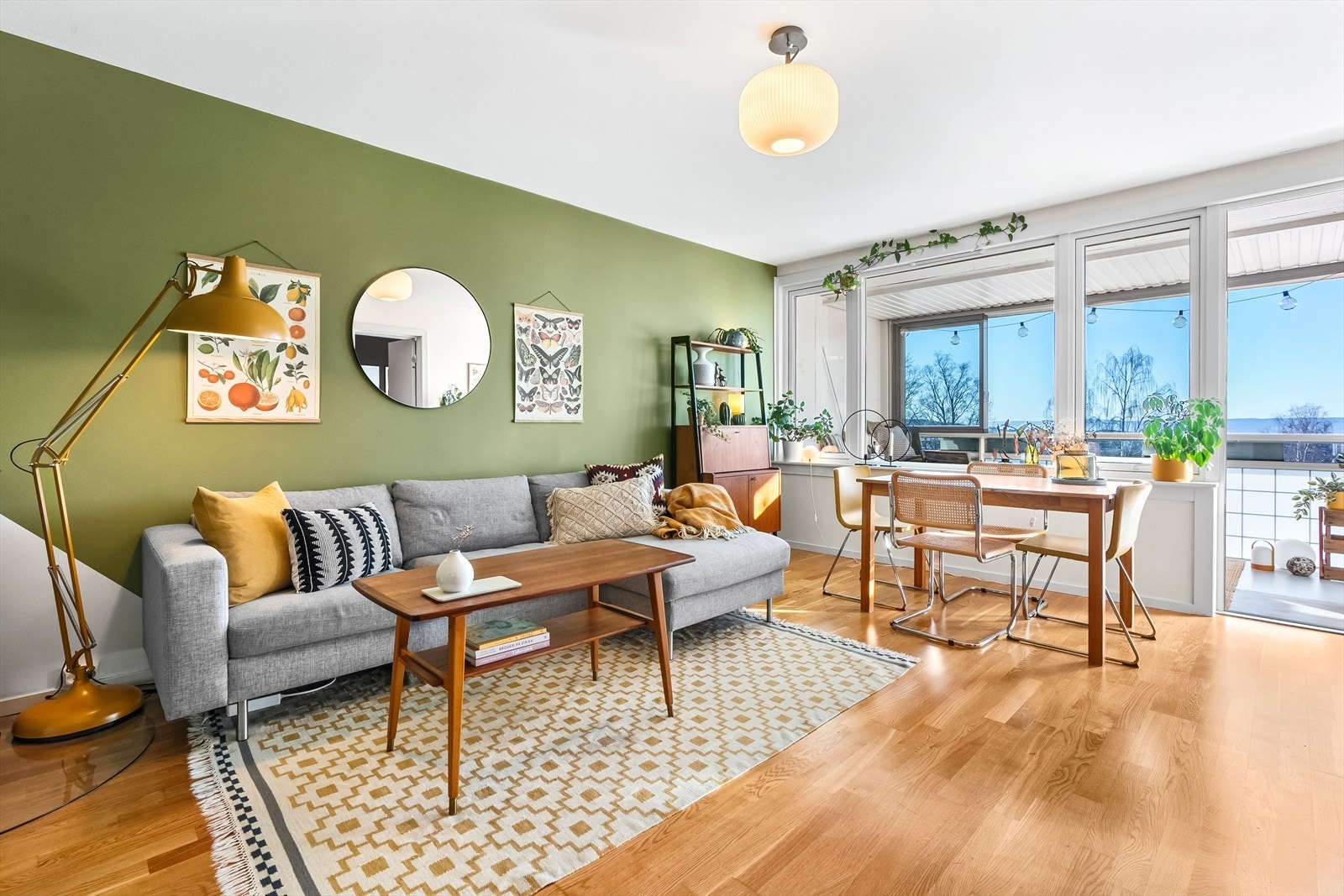 God plass til å invitere venner og familie på hyggelige sammenkomster. Galleribilde