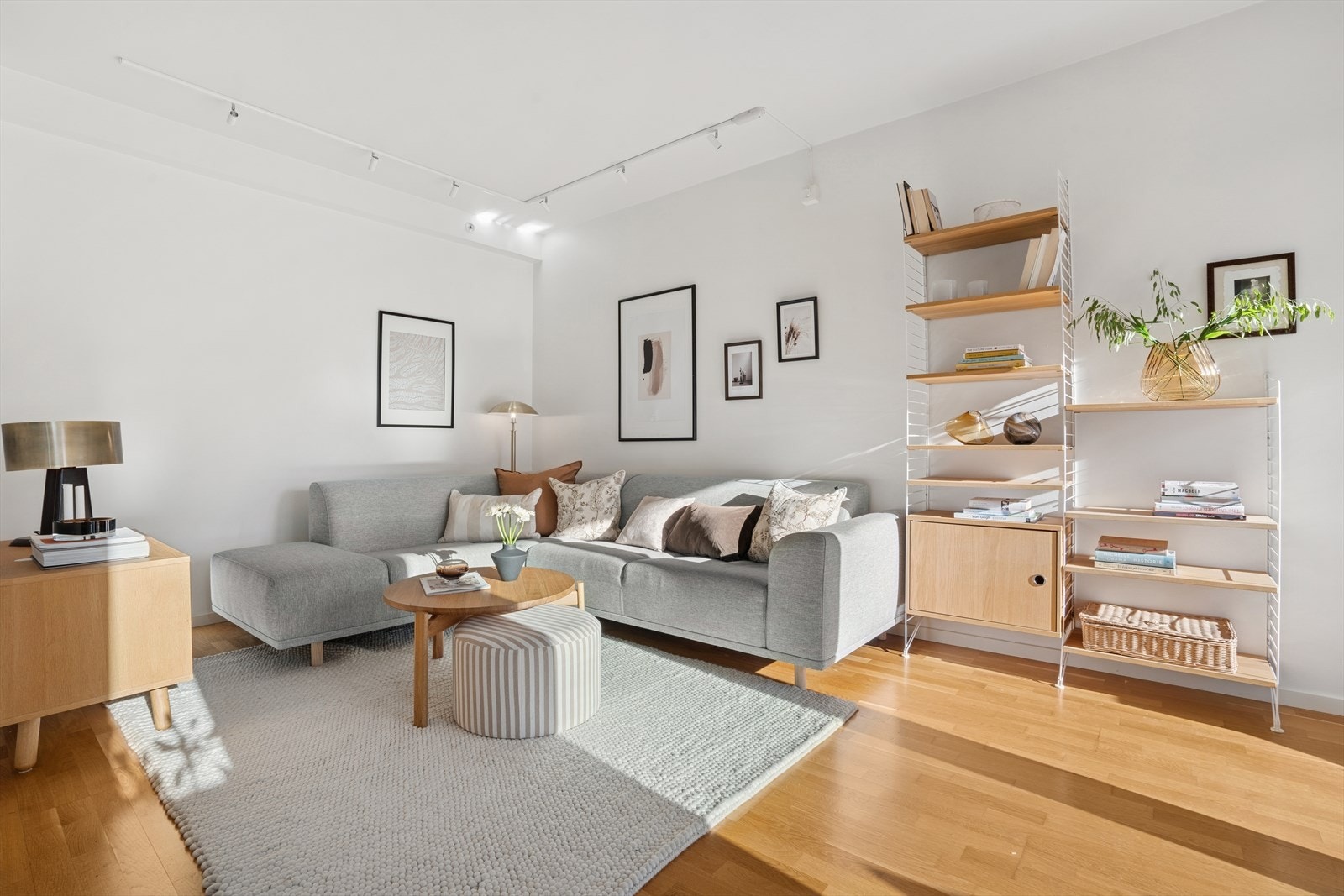 Boligens smarte utforming gir flere, hyggelige sosiale soner. Galleribilde