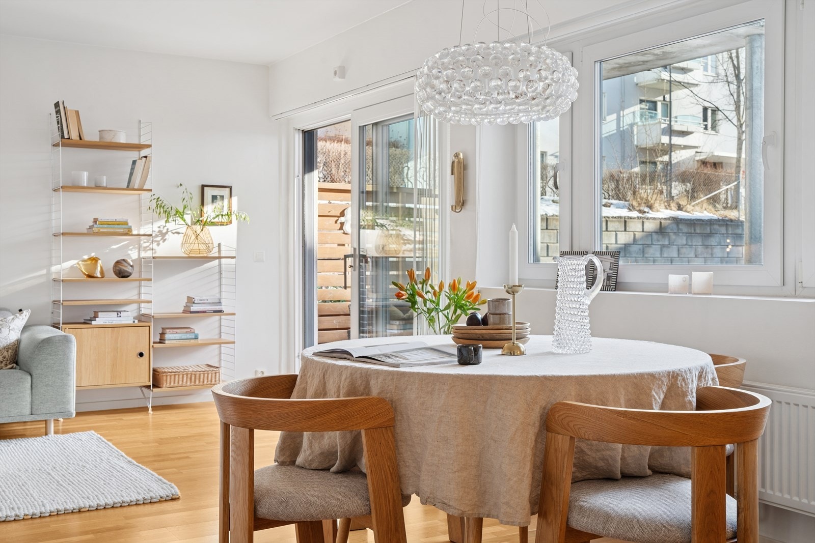 Spisestuen er av god størrelse med plass til en hyggelig spisegruppe. Galleribilde