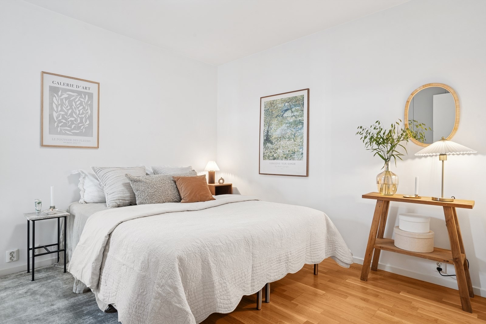 Soverommet ligger også med fin vending mot bakgården og vekk fra vei og støy. Galleribilde