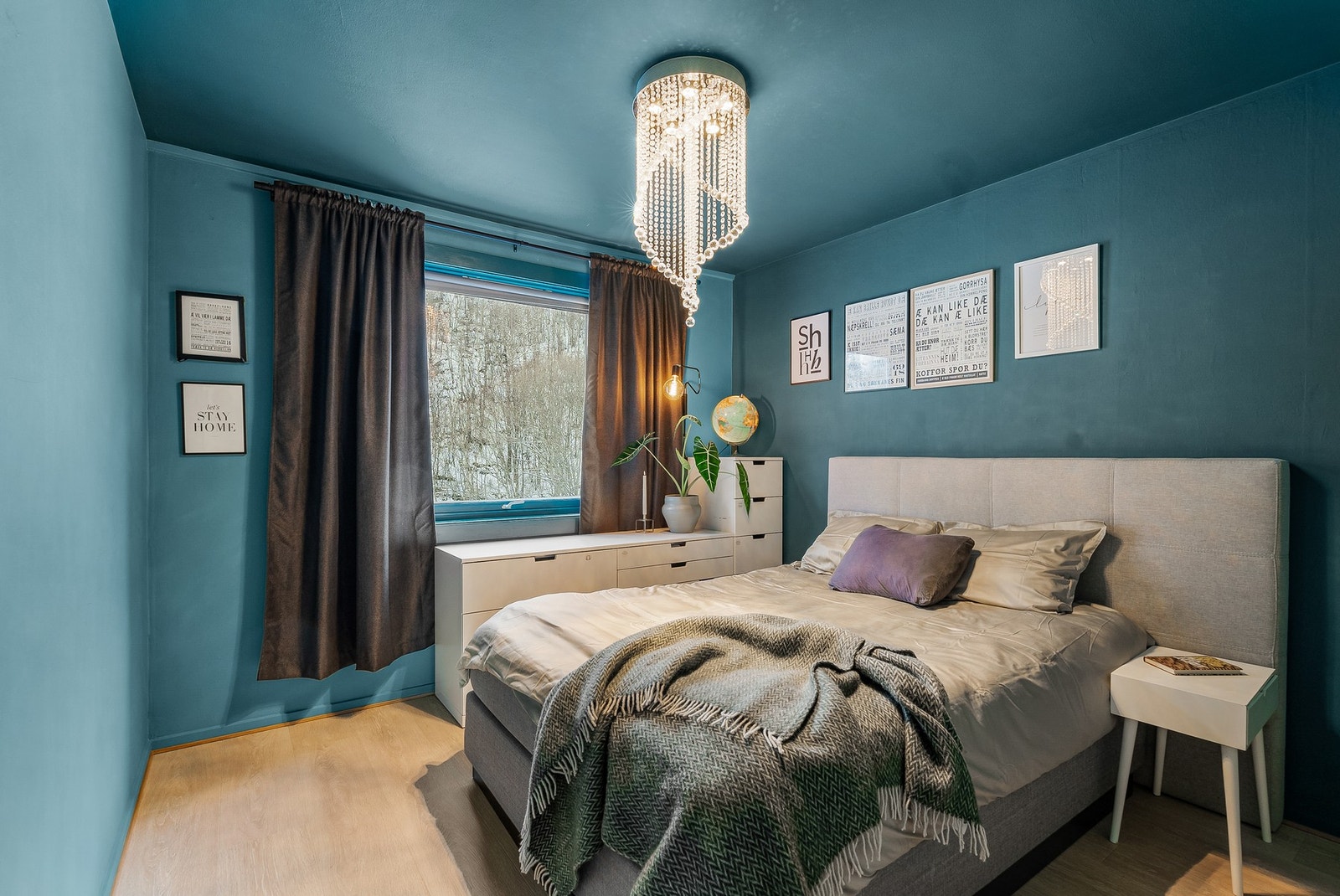 Stort hovedsoverom med god plass til dobbeltseng. Galleribilde