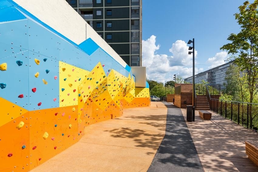 Fin klatrevegg nedenfor blokkene Galleribilde