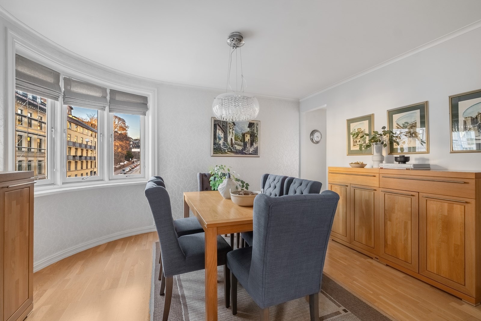 Dette rommet innbyr til både avkobling og sosialt samvær. Galleribilde